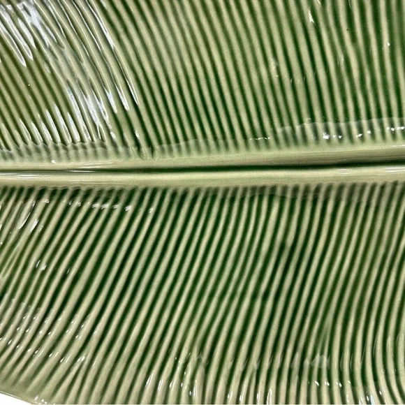 Bordallo Pinheiro Green Banana Leaf Platter 19 X 11 inches Portugal Glazed Serve - Picture 2 of 6